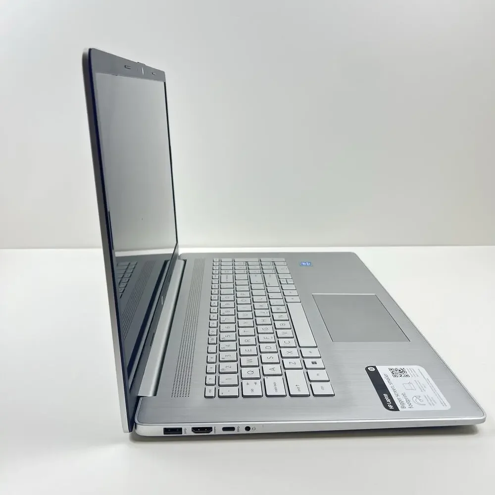 HP 17-cn0030nr 17in Laptop Intel N5030 4gb MEM 256gb SSD Win11 with Charger - Picture 3 of 9